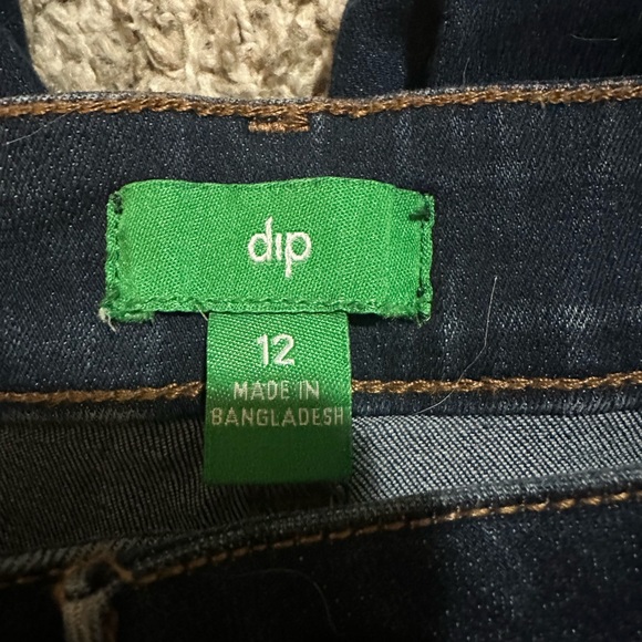 DIP Women’s Size 12 Dark Wash Jeans Distressed Frayed Hem - Picture 7 of 8